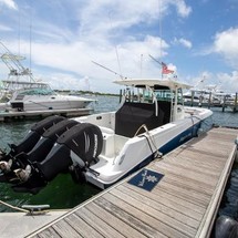 Boston Whaler 370 Outrage