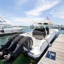 Boston Whaler 370 Outrage