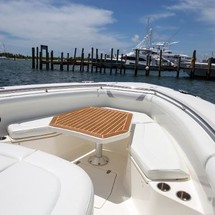 Boston Whaler 370 Outrage