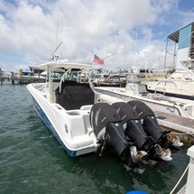 Boston Whaler 370 Outrage