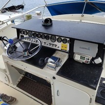 Chris-Craft Commander 44