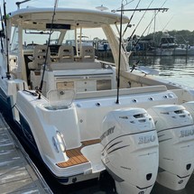 Boston Whaler 420 Outrage