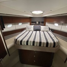 Cruisers Yachts 48 Cantius