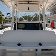 Fountain 38 center console te