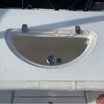 Fountain 38 center console te