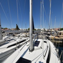 Bavaria 37