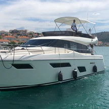 Ferretti 450