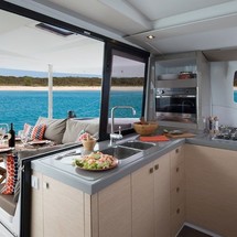 Fountaine Pajot Lucia 40