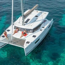 Fountaine Pajot Lucia 40