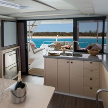 Fountaine Pajot Lucia 40