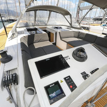 Hanse 588