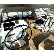 Hanse 548