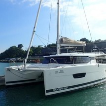 Fountaine Pajot Lucia 40