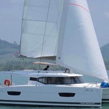 Fountaine Pajot Lucia 40