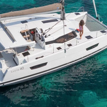 Fountaine Pajot Lucia 40