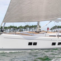 Hanse 548