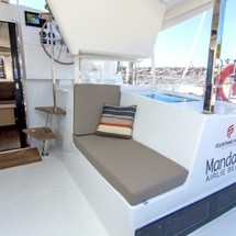 Fountaine Pajot Lucia 40