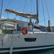 Fountaine Pajot Lucia 40