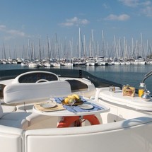 Azimut 58