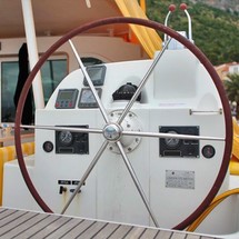 Lagoon 570