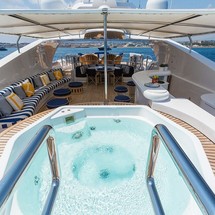 Benetti 100