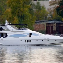 Azimut 68