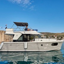 Beneteau Swift Trawler 30