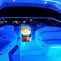 Cruisers Yachts 330 Express