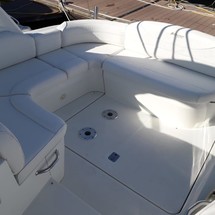 Cruisers Yachts 330 Express