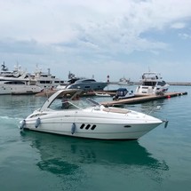 Cruisers Yachts 330 Express