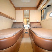 Ferretti 830