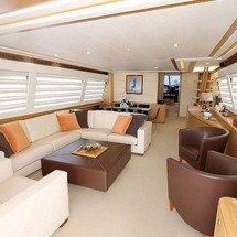 Ferretti 830