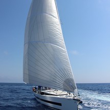 Beneteau Oceanis Yacht 62