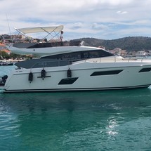 Ferretti 450