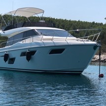 Ferretti 450