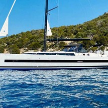 Beneteau Oceanis Yacht 62