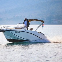 Quicksilver Activ 555 Open