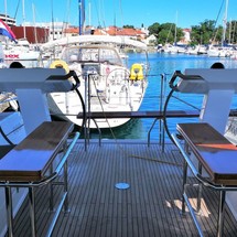 Hanse 548