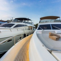 Ferretti 225