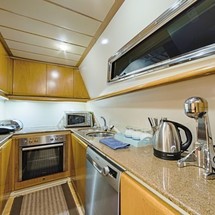 Ferretti 225