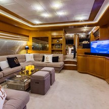 Ferretti 225