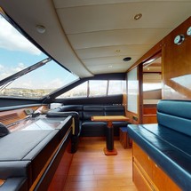 Ferretti 880