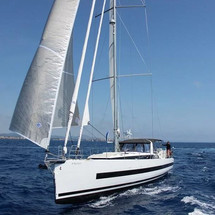 Beneteau Oceanis Yacht 62