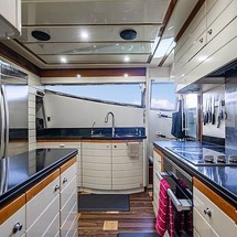 Ferretti 881