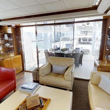 Ferretti 881