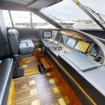 Ferretti 881