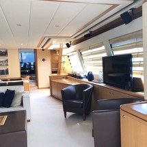 Ferretti 830