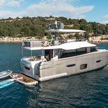 Azimut 66