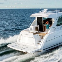 Cruisers Yachts 48 Cantius