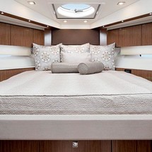 Cruisers Yachts 48 Cantius